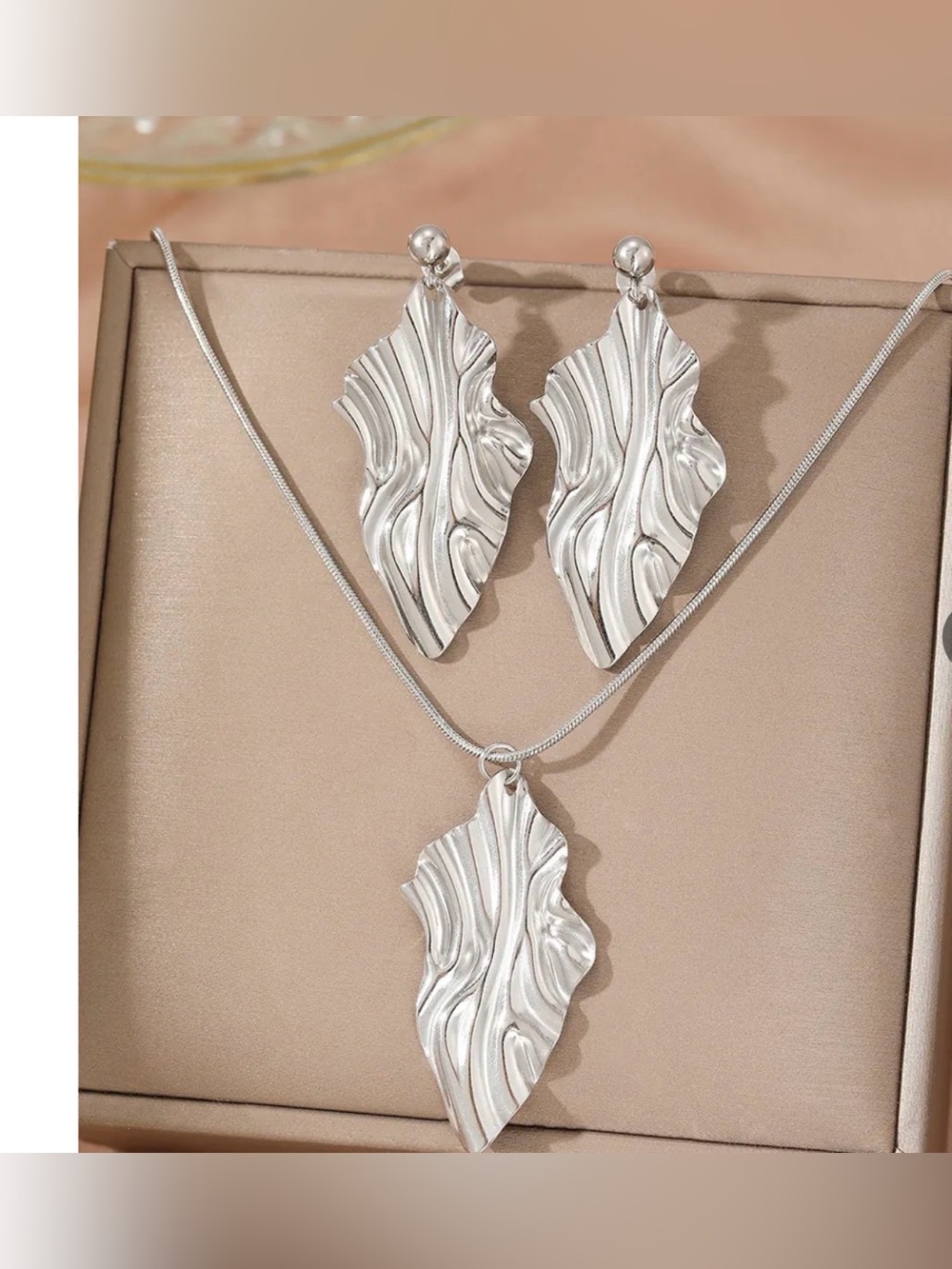 Silver Textured Wave Leaf Pendant Necklace and Earring Set Stainless Steel